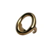Anillo grueso dorado con forma ovalada escultural modelo Renata en acero inoxidable.