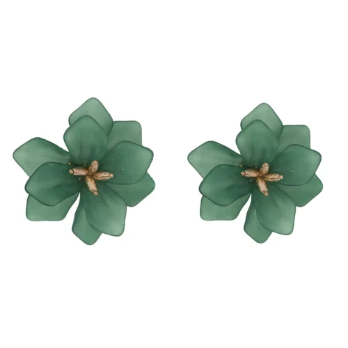 Aretes Ophelia Flor Verde Aretes grandes de moda en forma de flor verde modelo Ophelia de acrílico mate y acero inoxidable.