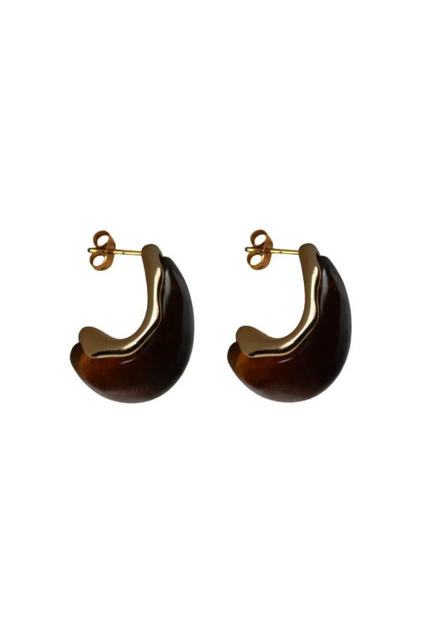 Aretes Serenity Cafe Aretes estilo orgánico modelo Serenity con cuarzo ámbar café y acero dorado.