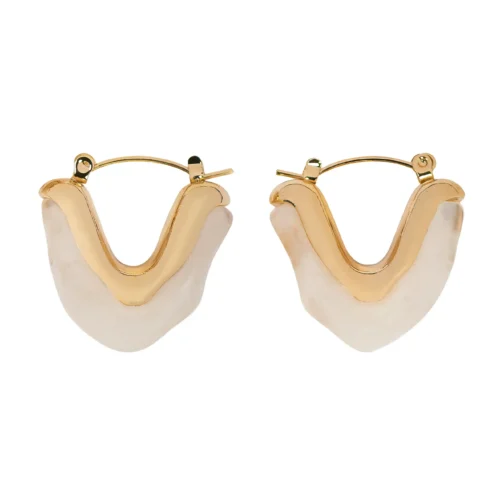 Arracadas geométricas blancas modelo Valencia con cuarzo selenita y borde dorado.