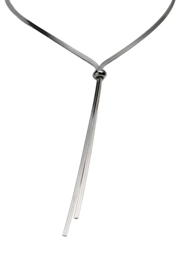 Collar Corbatin Veyra Plateado Collar lariat plateado cadena serpiente modelo Veyra para mujer.
